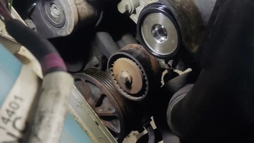 Correas y poleas del motor de un Ford